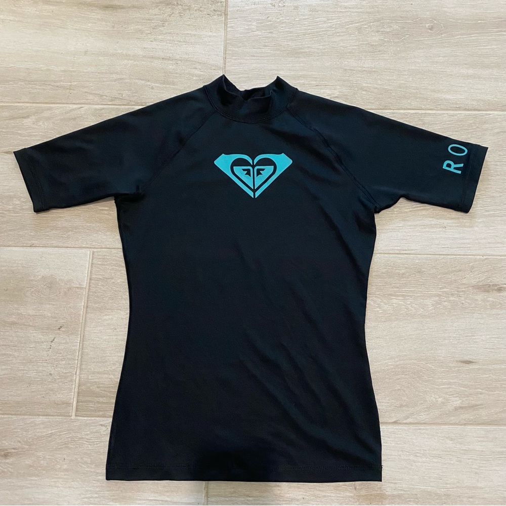 Roxy rash guard NWT